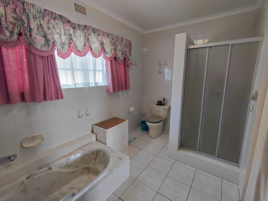4 Bedroom Property for Sale in Wilgenhof Free State